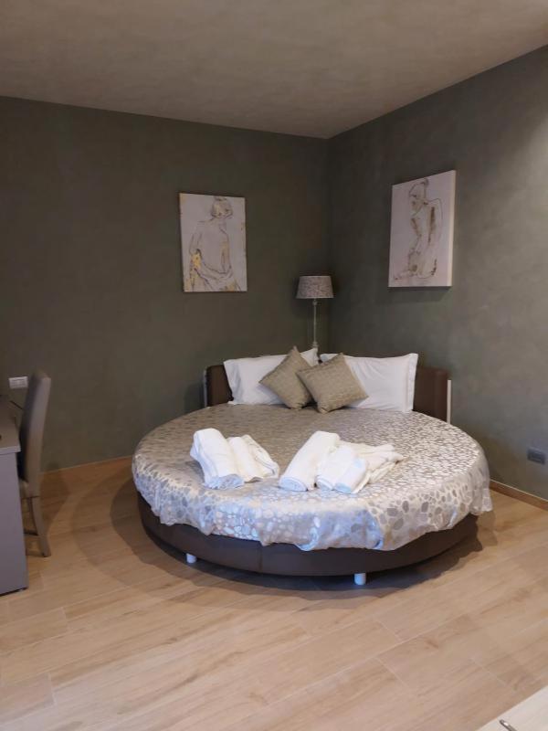 Notti O' Tunn Luxury Rooms In Centro Geraci Siculo Exterior foto
